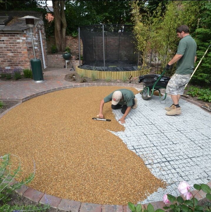 Anleitung zum Verlegen eines Steinteppichs.